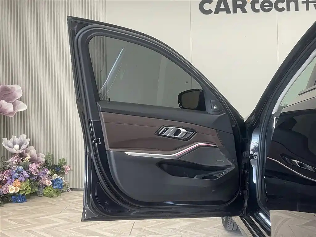 BMW 3 Series 2024 325Li M Sport Shadowline Package фото 15