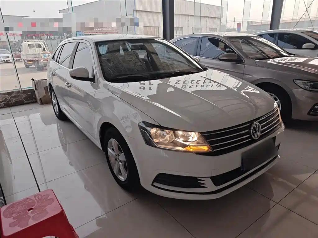 Volkswagen Lavida Tour 2015 1.6L Automatic Trend Edition фото 4