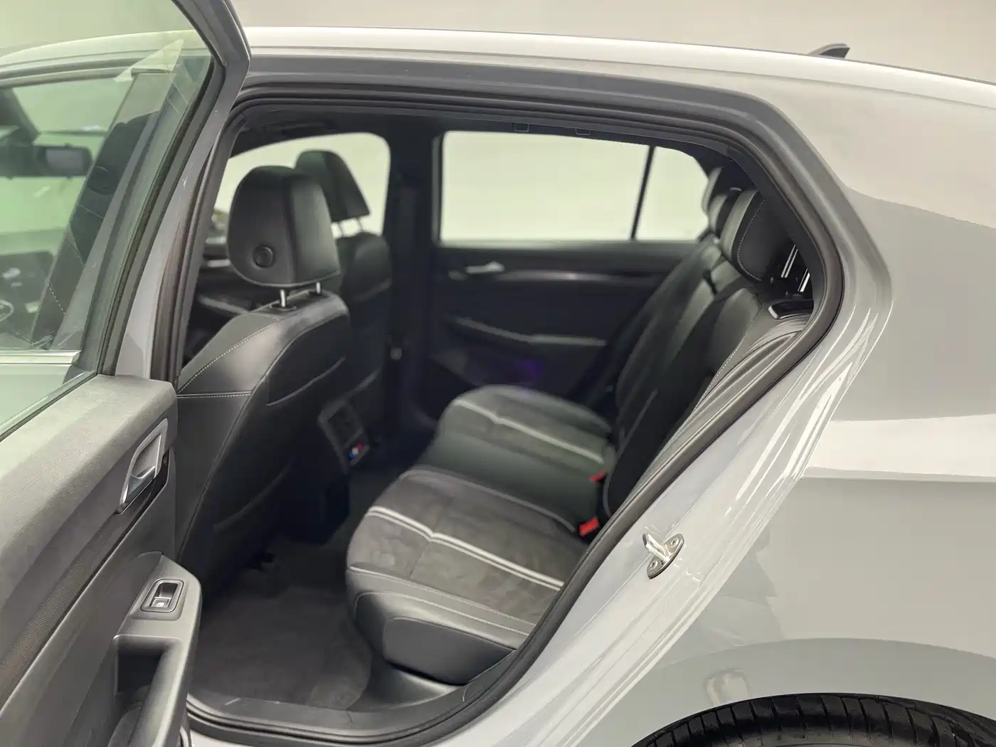 Volkswagen Golf 2023 Facelift 280TSI DSG R-Line Lite фото 8