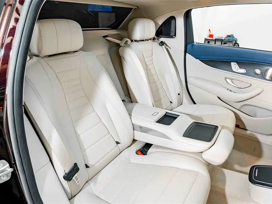 صورة 23 - Mercedes-Benz E-Class