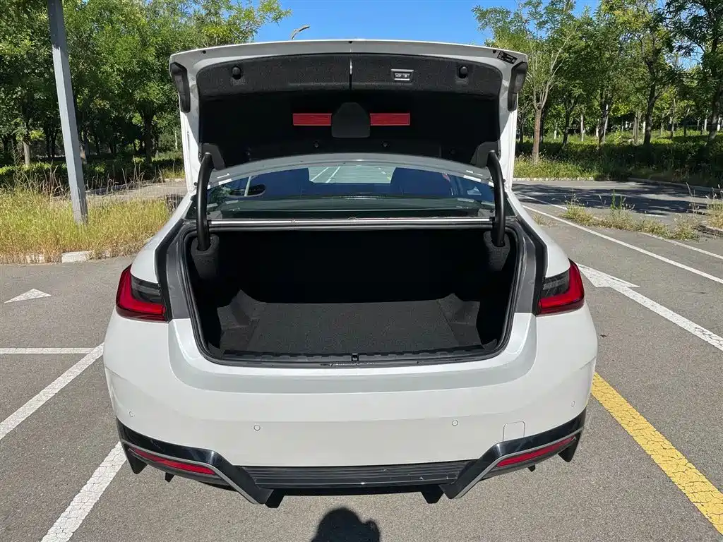 BMW i3 2026 2026 eDrive 40 L