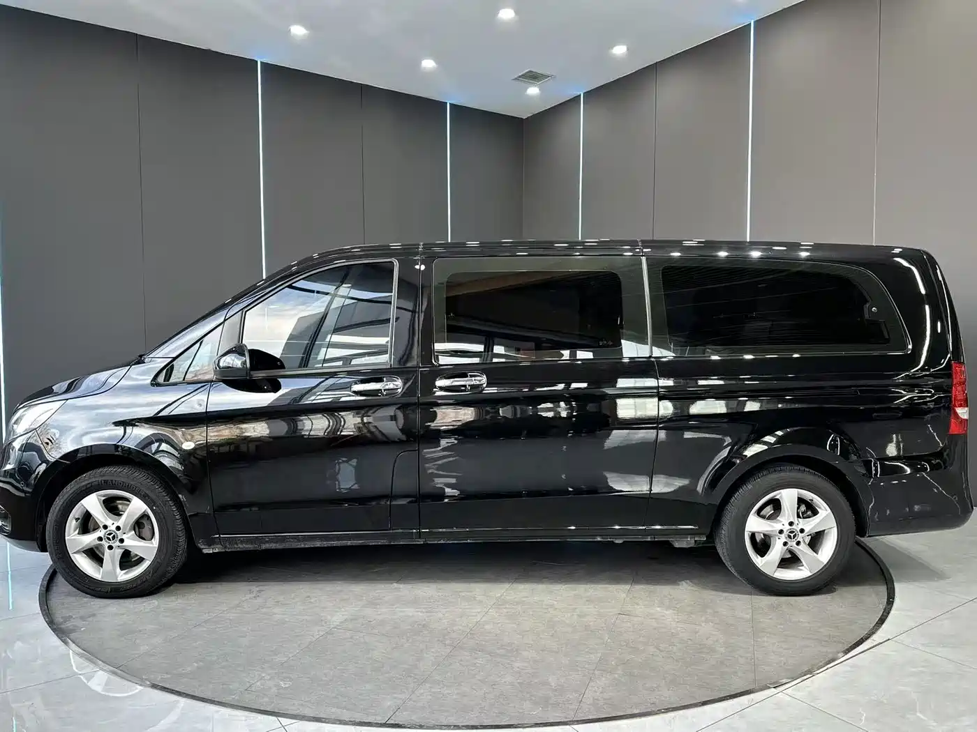 Mercedes-Benz Vito 2020 2.0T Business Edition (9-seater) фото 4