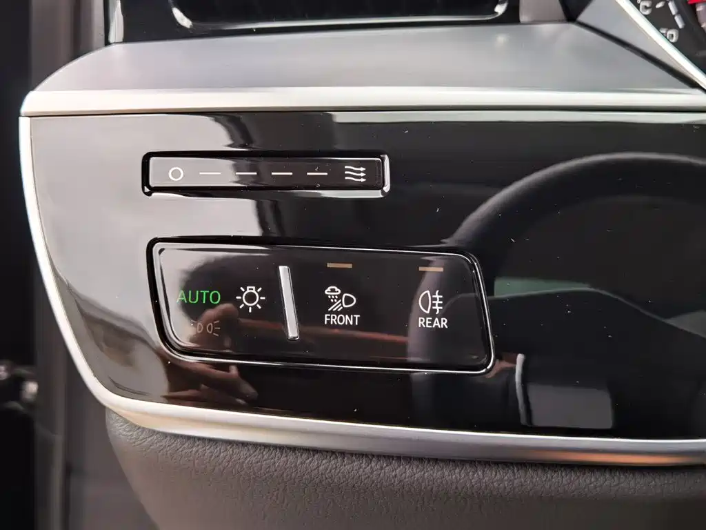 Audi A8 2026 2025 A8L 50 TFSI quattro Exclusive Selection
