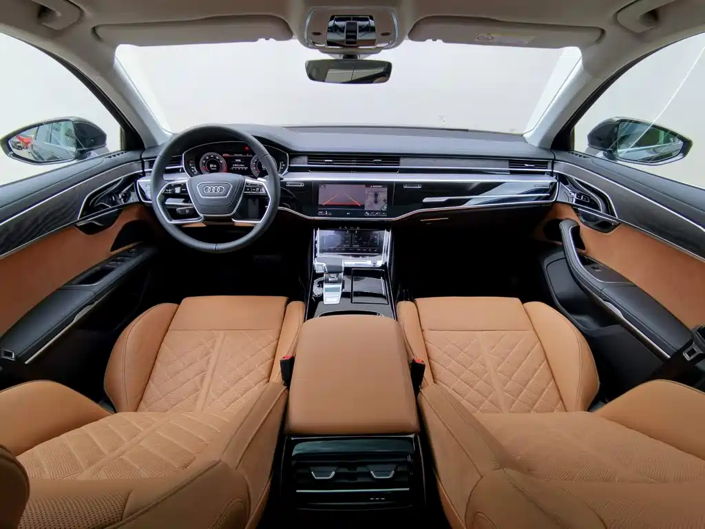 Фото 21 - Audi A8