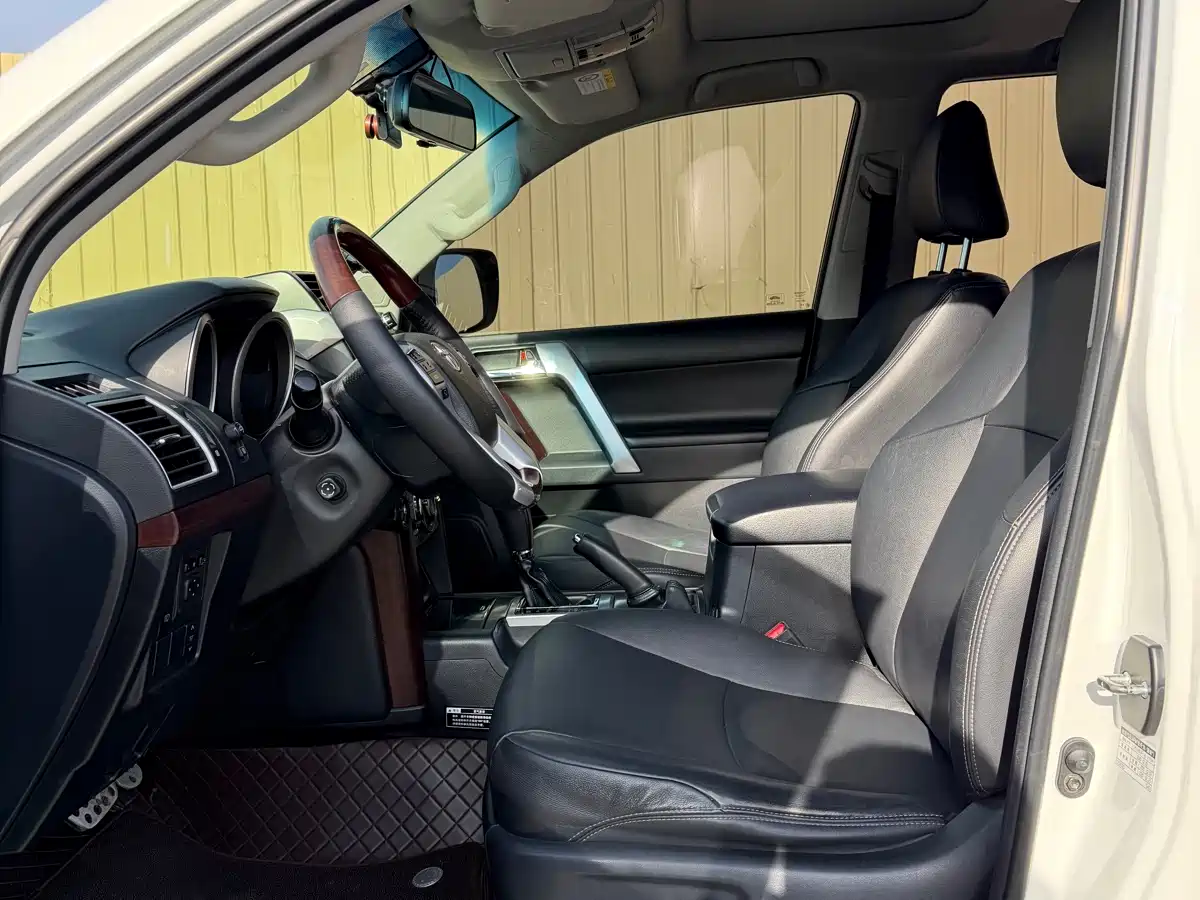 Toyota Prado 2016 3.5L Auto VX NAVI фото 4