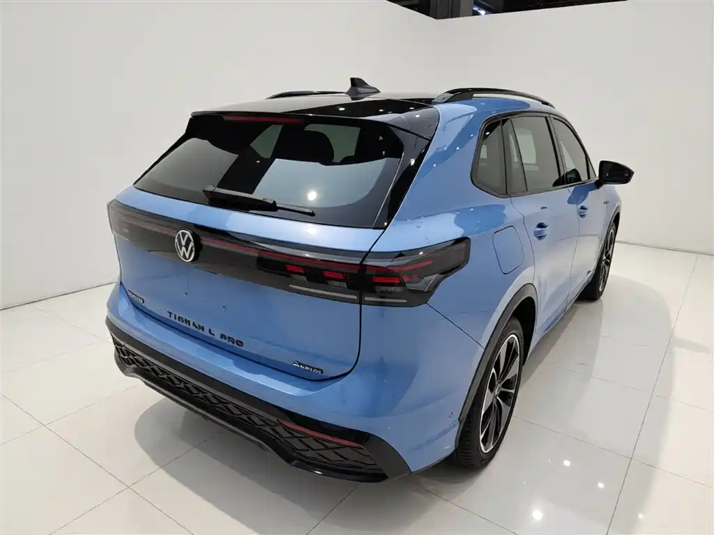 Volkswagen Tiguan L 2024 PRO 380TSI 4WD R-Line Premium Edition фото 7