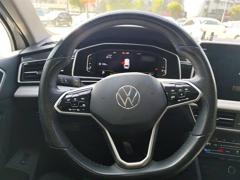 Volkswagen Tiguan L 2023 300TSI Automatic 2WD Smart Enjoyment Edition фото 11