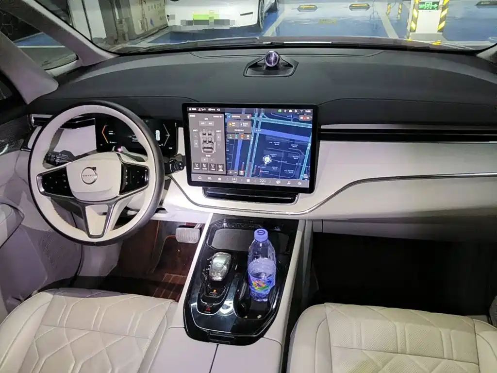 Volvo EM90 2025 2025 Ultra Six-Seater