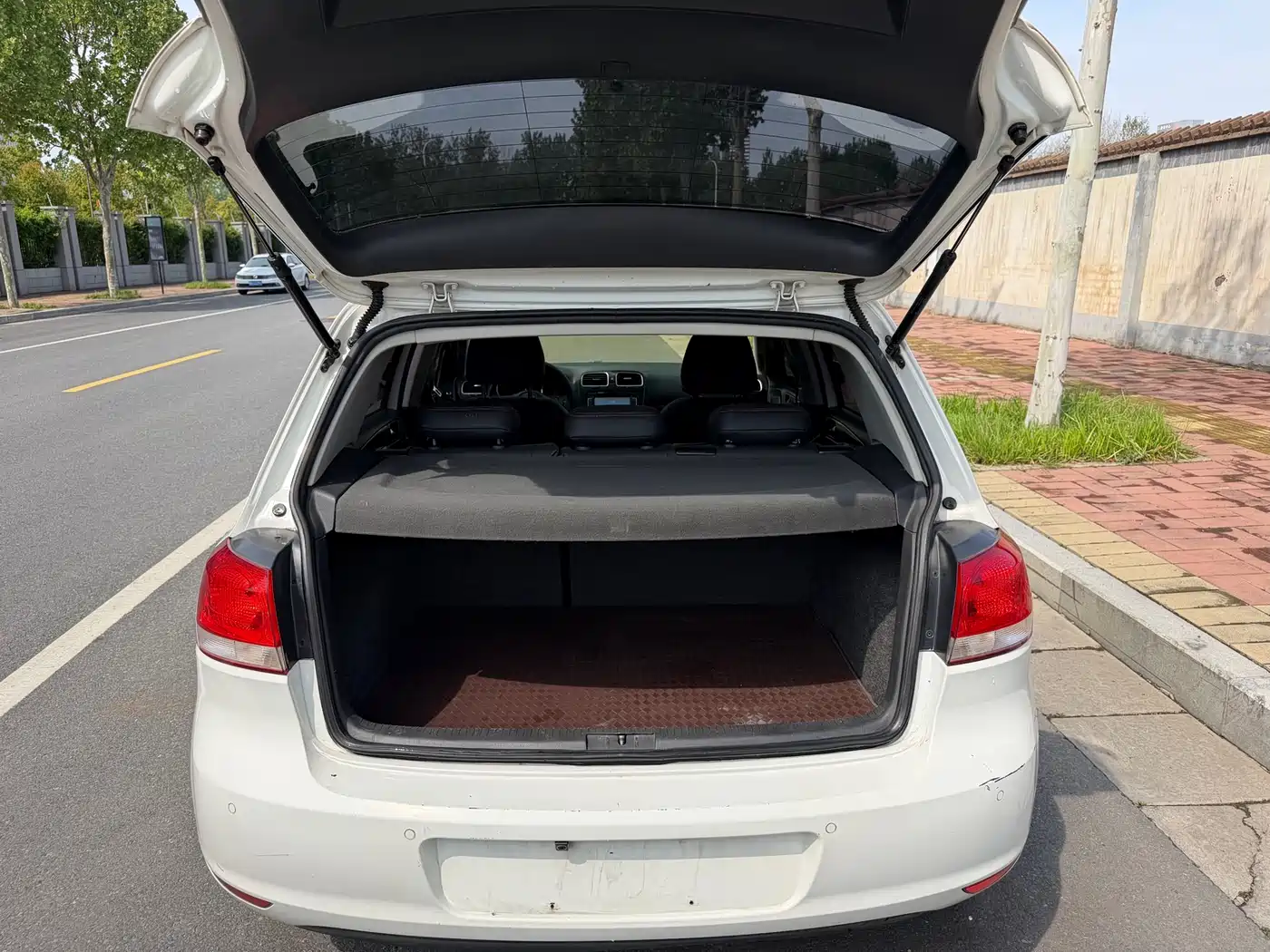 Volkswagen Golf 2012 1.6 Automatic Comfort Type фото 16