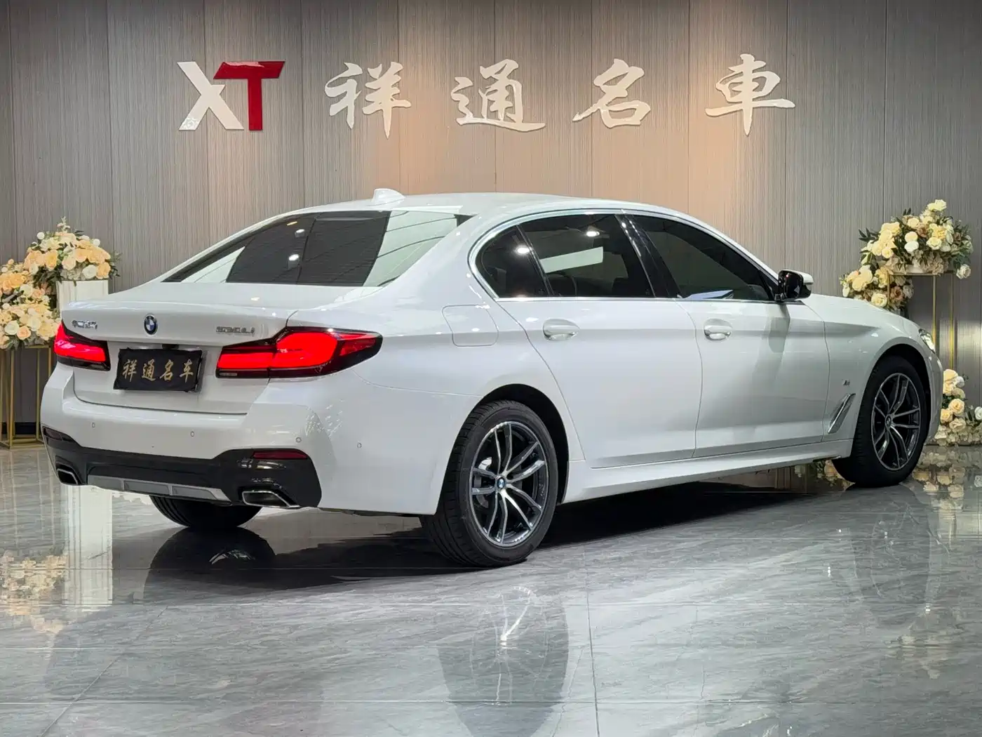 BMW 5 Series 2022 525Li M Sport Package фото 10