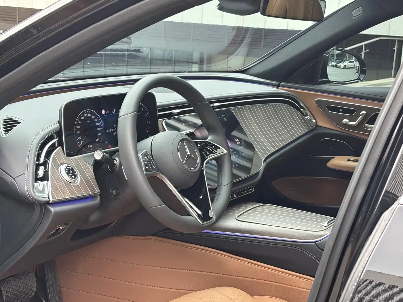 Mercedes-Benz E-Class 2025 E 300 L Fashion фото 8