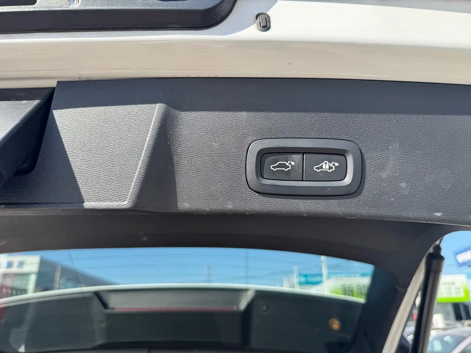 Photo 12 - Volvo XC40