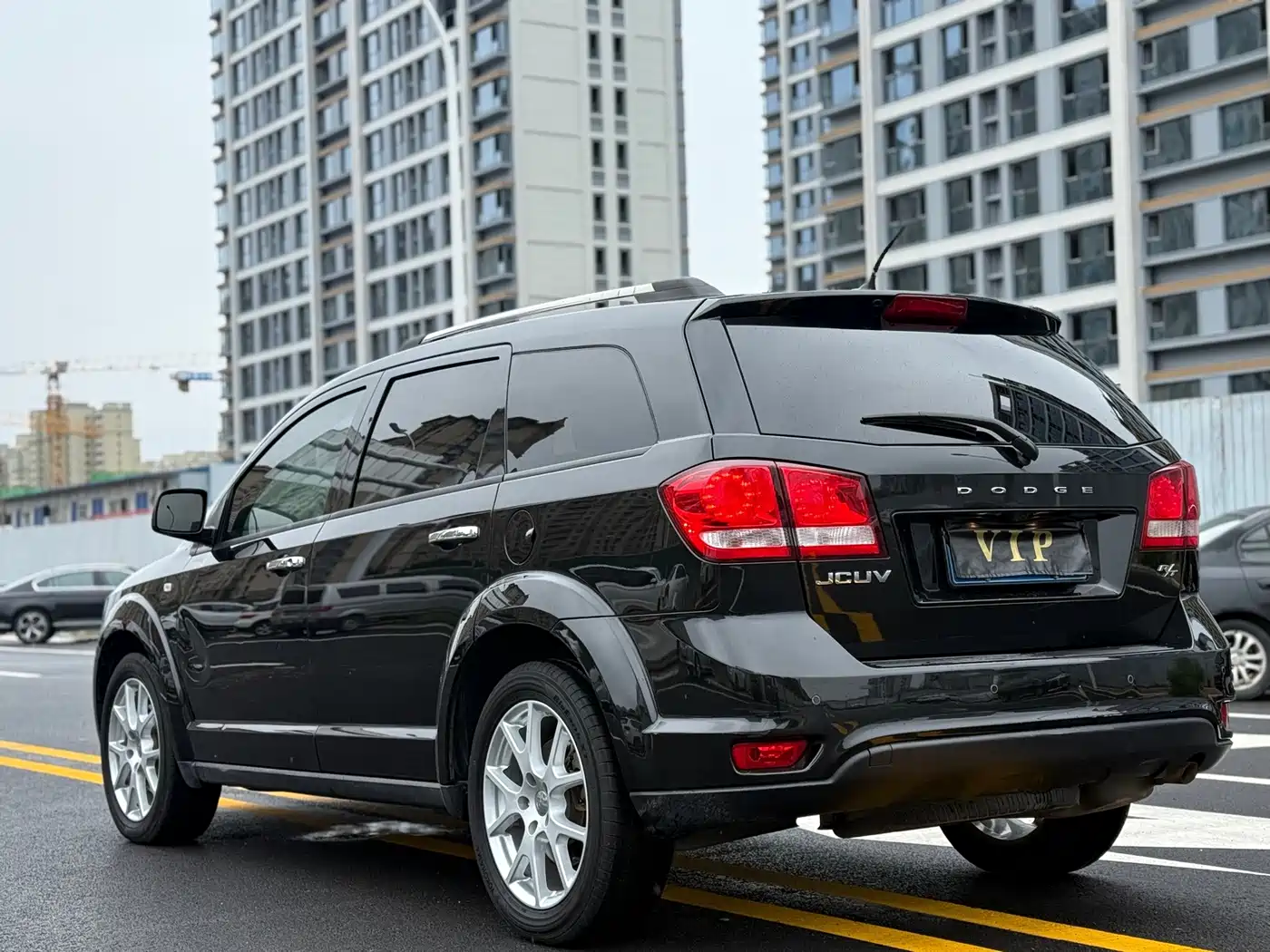 Dodge Journey 2013 2013 Model 2.4L 2WD Premium Edition