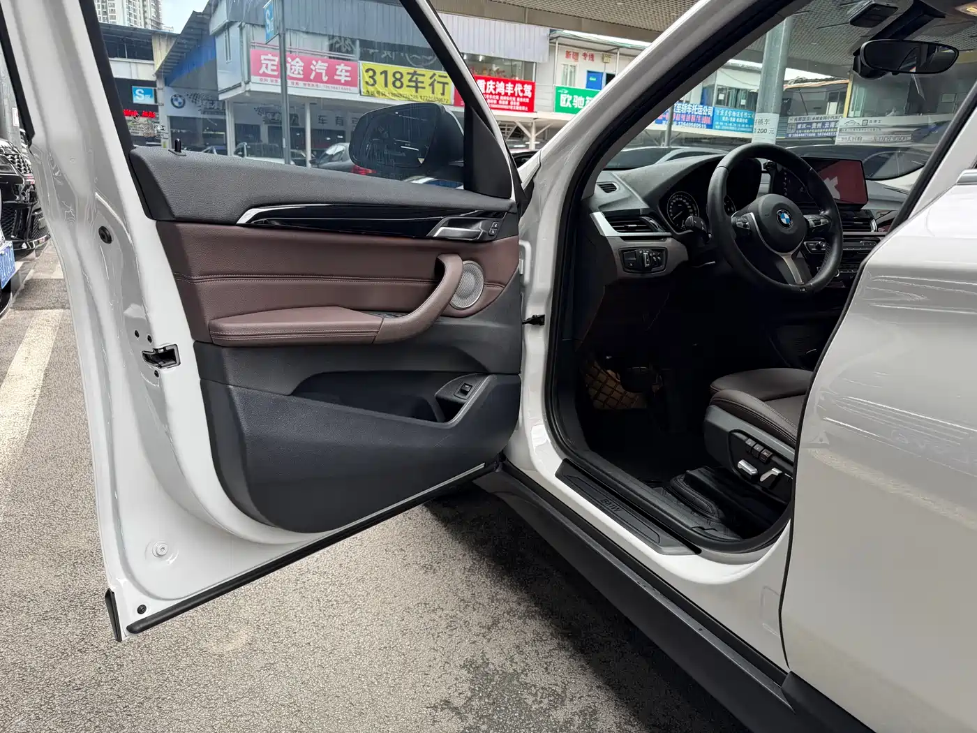 BMW X1 2022 sDrive25Li Leading фото 8