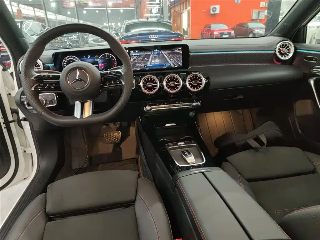 Mercedes-Benz A-Class 2024 Facelift A 200 L Fashion фото 6