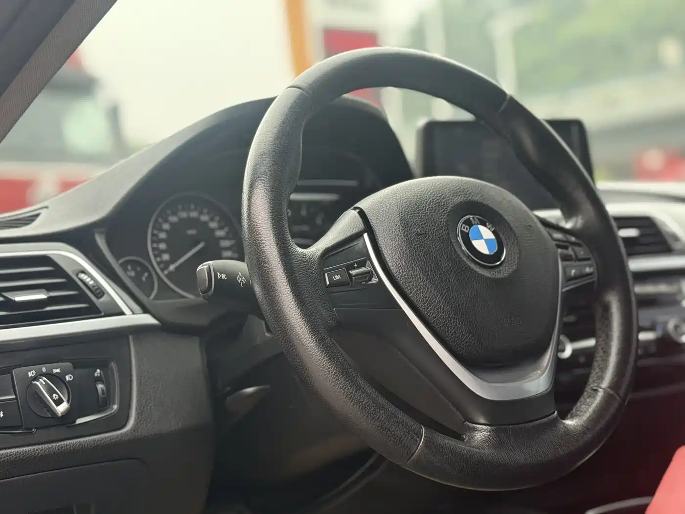 BMW 3 Series 2017 320Li Fashion фото 16