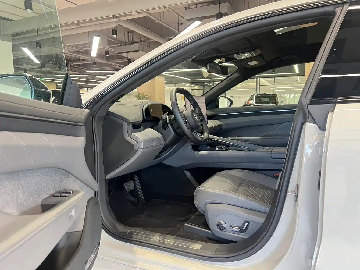 ZEEKR EXTREME KRYPTON 001