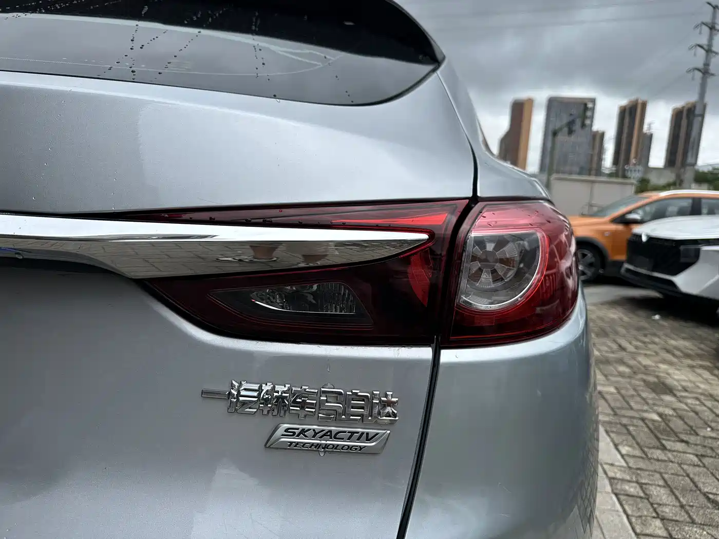 Photo 8 - Mazda CX-4