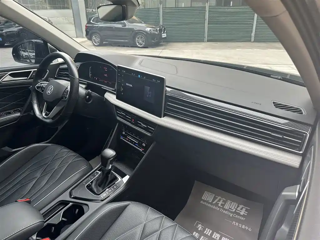 Volkswagen Tiguan L 2023 330TSI Auto 2WD R-Line Premium Edition фото 6