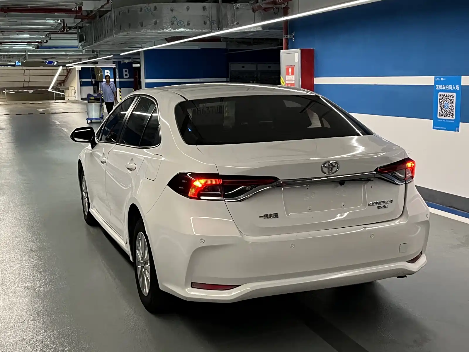 Photo 6 - Toyota Corolla