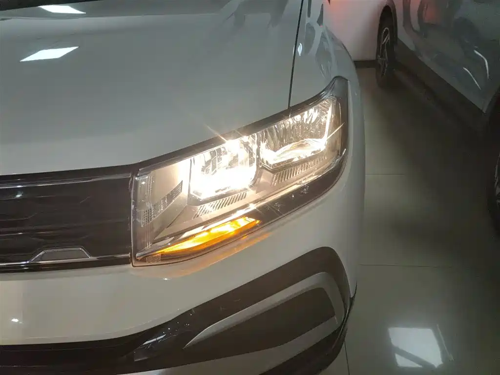 VOLKSWAGEN TU KAI