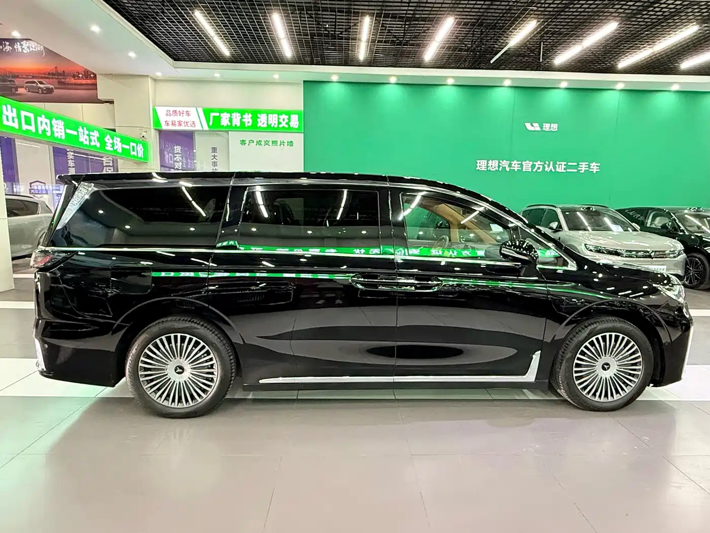 Voyah Auto Voyah Dreamer 2025 2025 Model PHEV 4WD Premium QianKun Edition