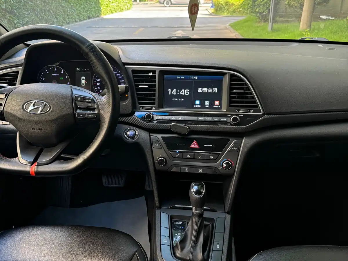 Hyundai Elantra 2018 1.6L Automatic 15th Anniversary Special Edition фото 12