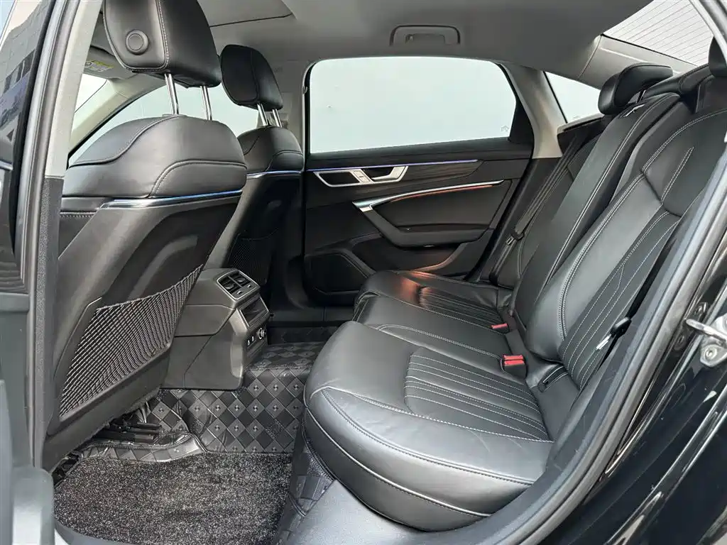 Audi A6L 2023 40 TFSI Luxury Elegance фото 24