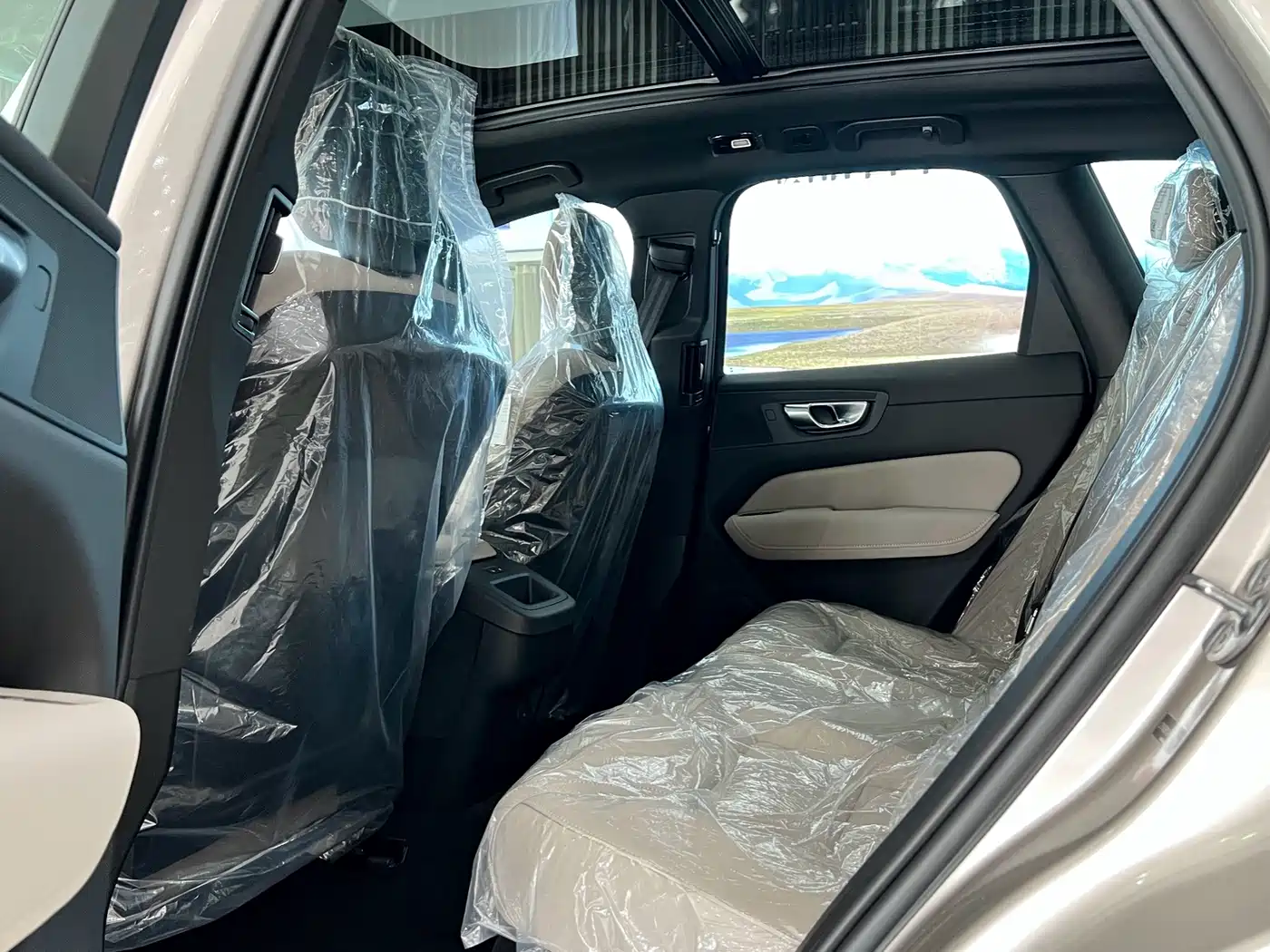 Volvo XC60 2026 2026 Model B5 AWD Premium Luxury