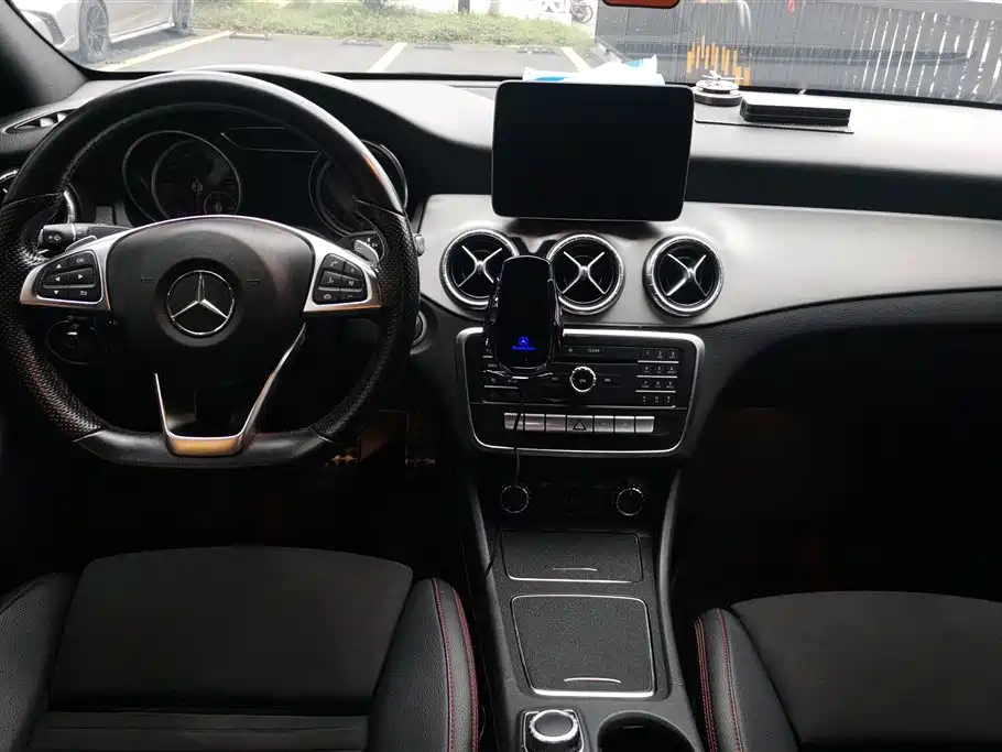 Mercedes-Benz CLA (Import) 2017 Facelift CLA 220 4MATIC фото 12