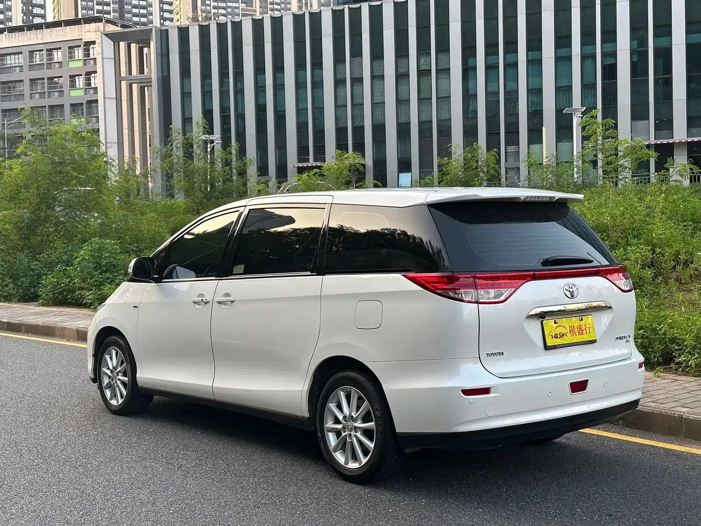 Фото 24 - Toyota Previa