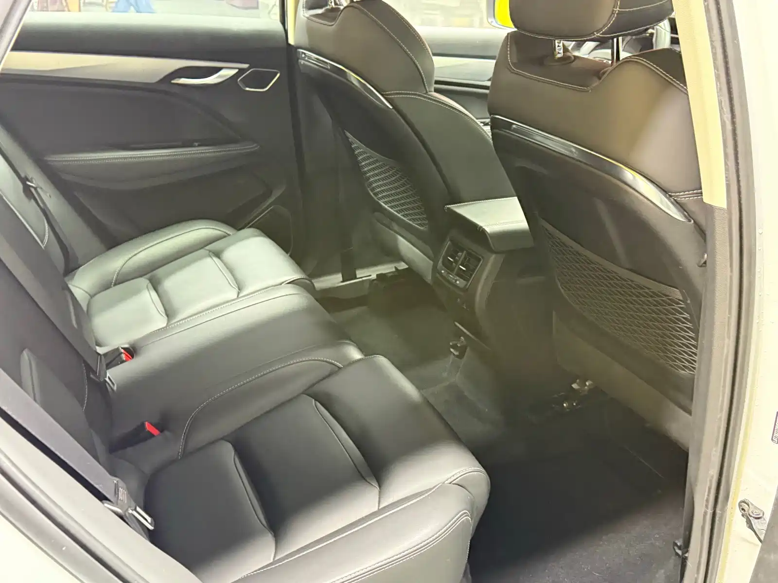 صورة 13 - Geely Tugella