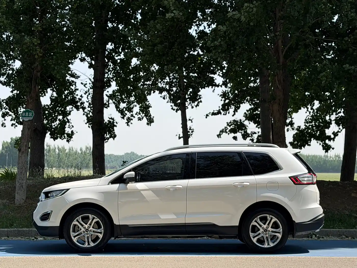Ford Edge 2017 2016 EcoBoost 245 2WD Luxury 7-Seater
