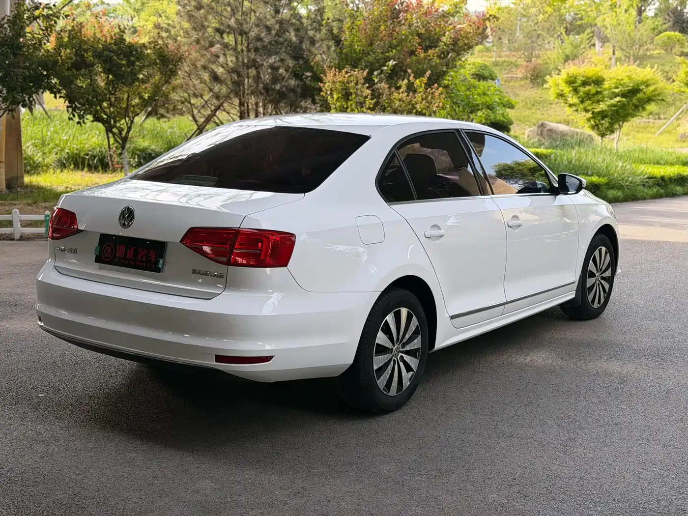 Volkswagen Sagitar 2018 1.6L Automatic Comfort фото 5