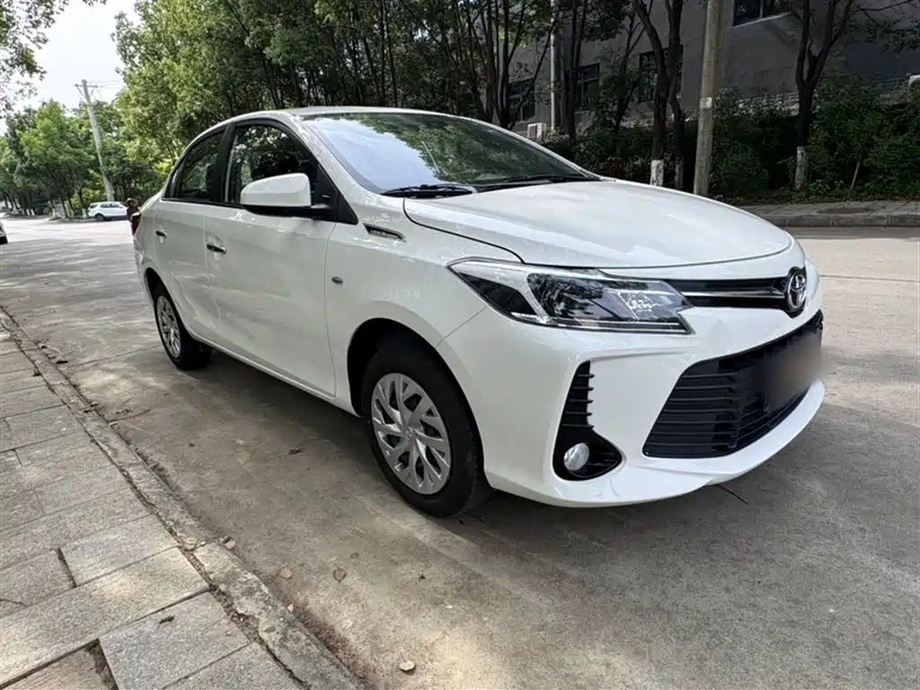 Toyota Vios 2022 1.5L 20th Anniversary Edition фото 4