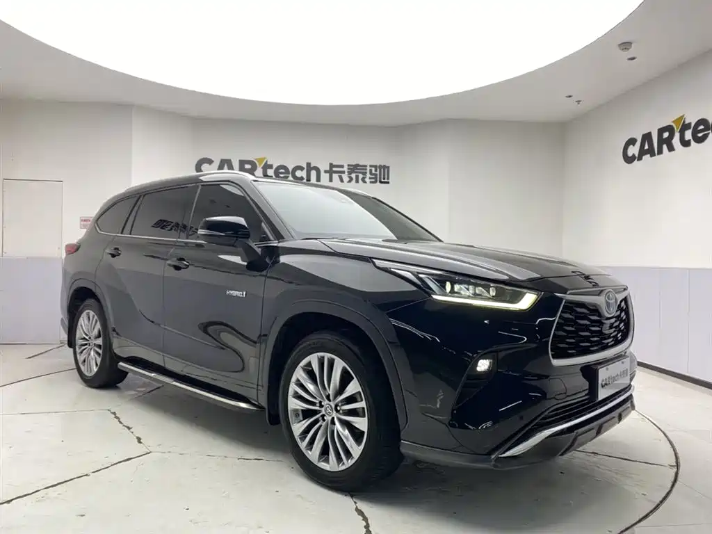 TOYOTA HIGHLANDER