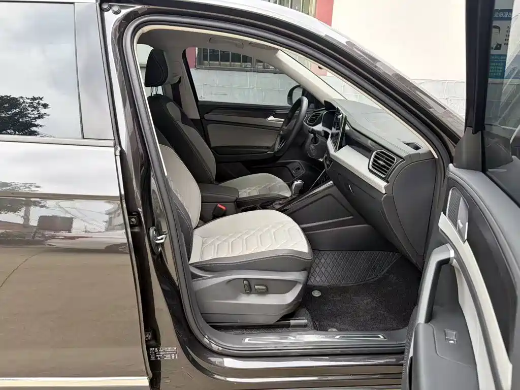 Volkswagen Tayron 2025 2024 330TSI 2WD Luxury Plus Advanced