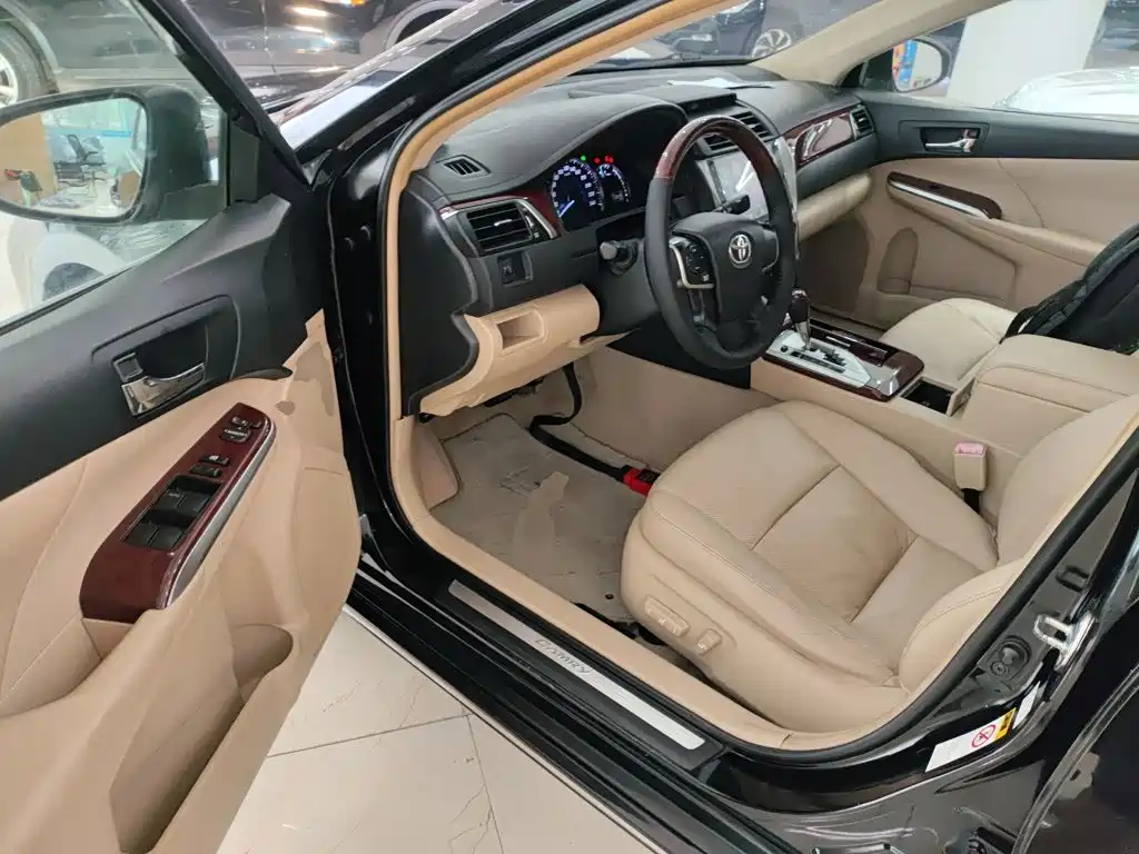 Toyota Camry 2014 2013 2.0G Comfort