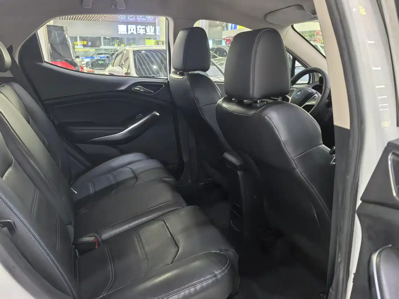 BYD Yuan New Energy 2018 EV360 Smart Connected Joyful Type фото 11