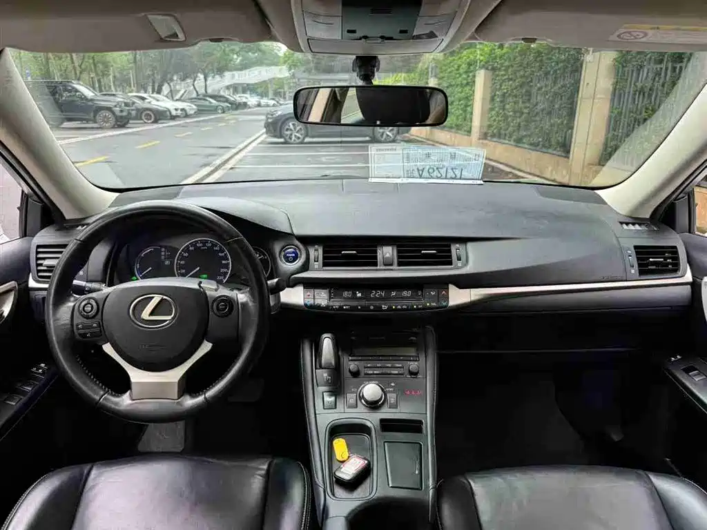 Lexus CT 2017 CT200h Elite Edition Monochrome China V фото 7