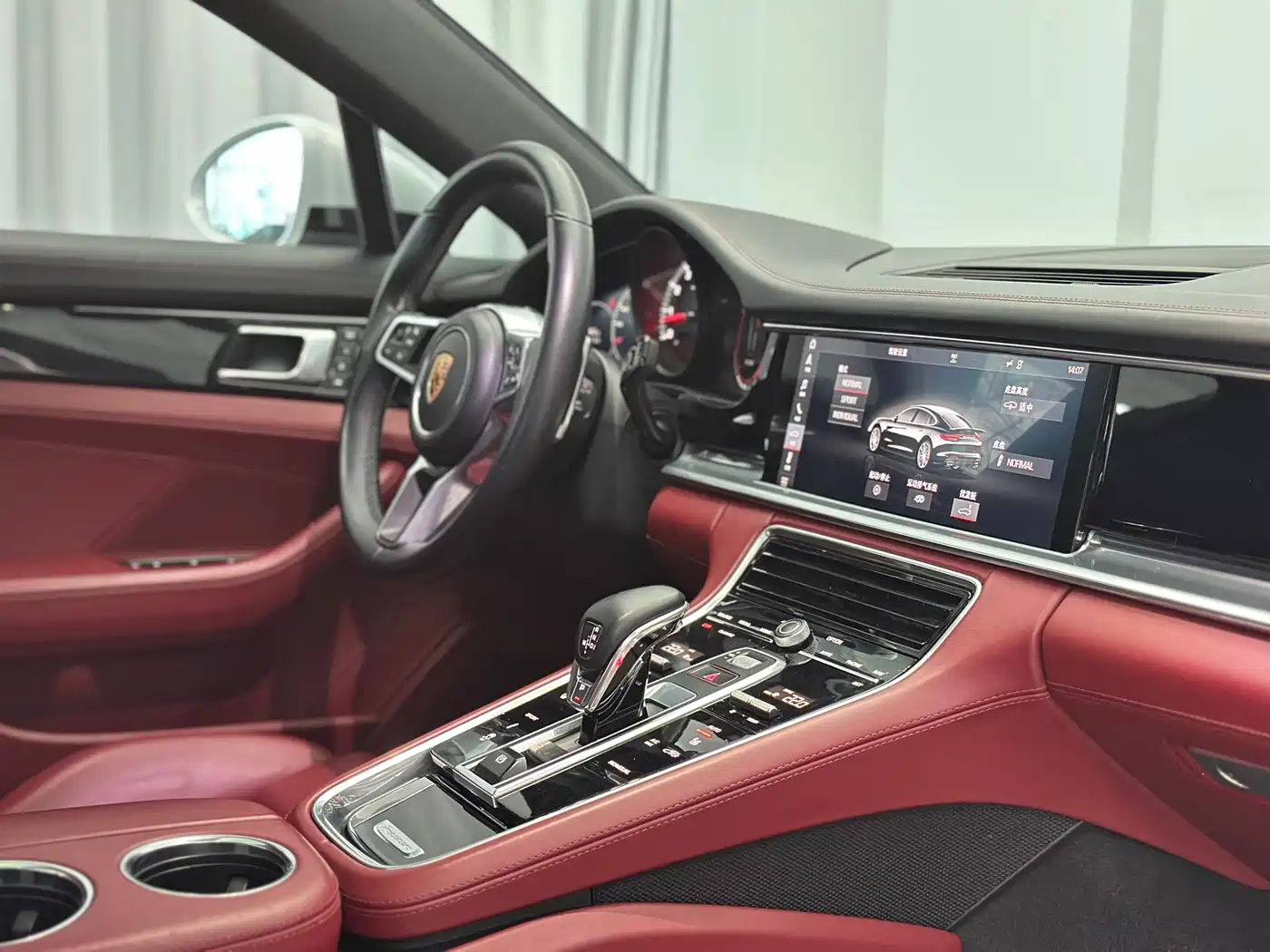 Porsche Panamera 2017 Panamera 3.0T фото 42