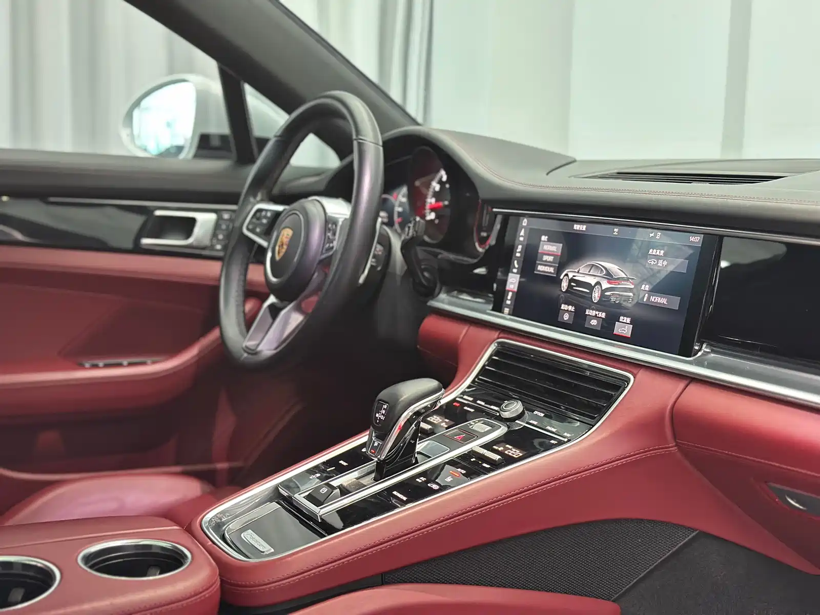 Фото 42 - Porsche Panamera