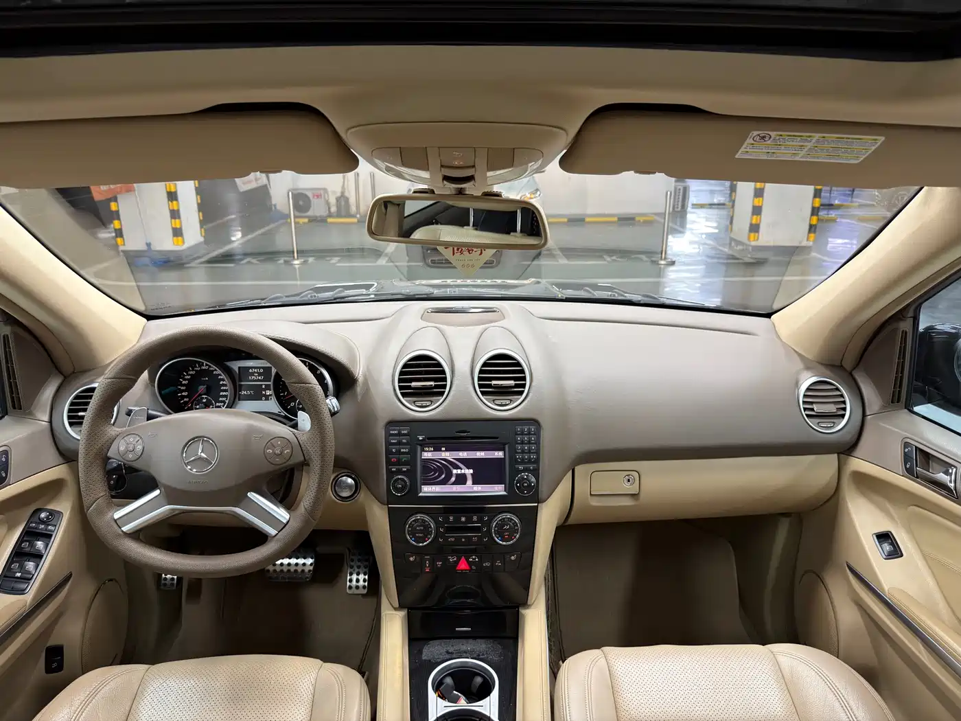 Mercedes-Benz M-Class AMG 2011 AMG ML 63 фото 13