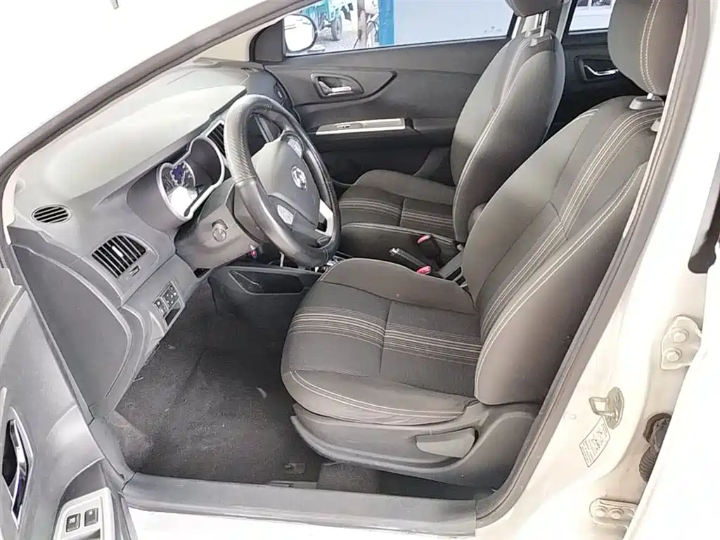 Dongfeng Aeolus Dongfeng Fengshen AX3 2016 2016 1.5L Automatic Trendy Cool Edition