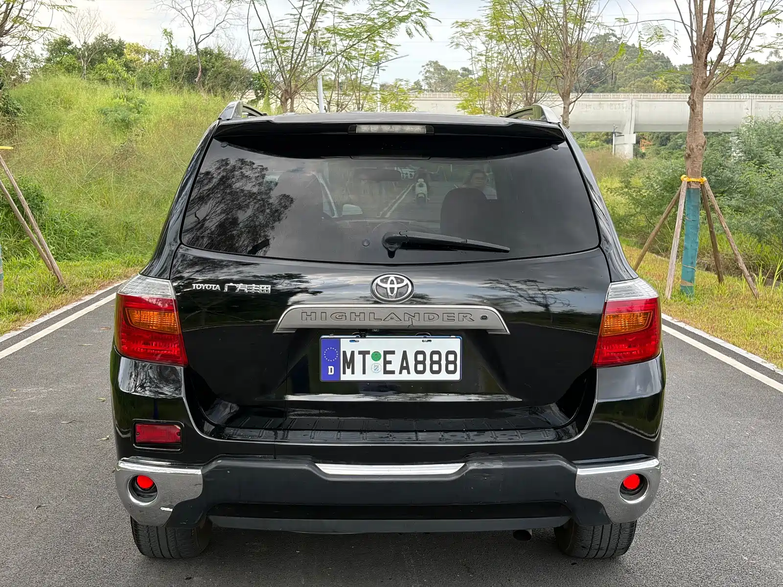 Photo 8 - Toyota Highlander
