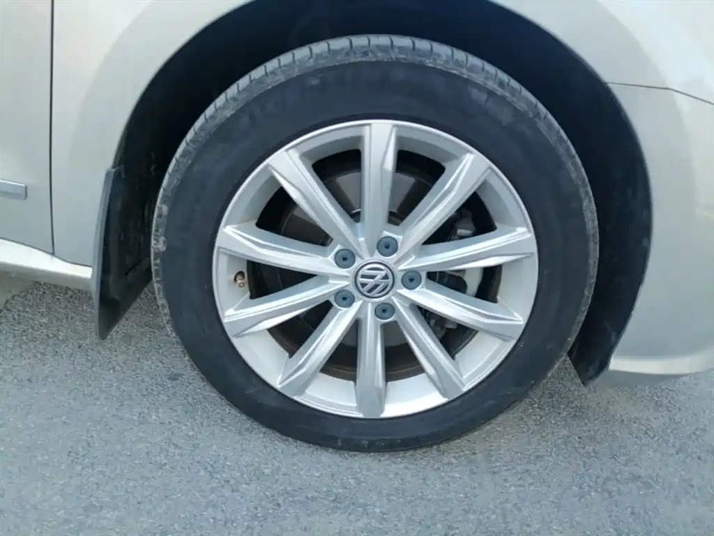 Volkswagen Passat 2017 330TSI DSG Prestige фото 14
