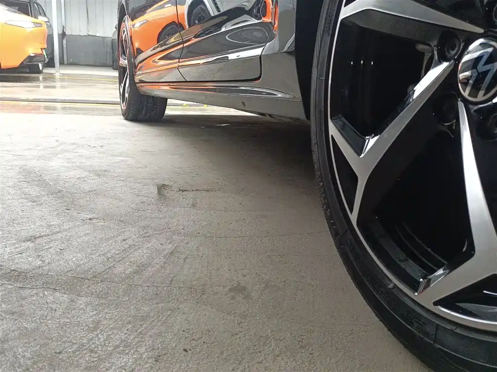 Volkswagen Passat 2024 330TSI Starlight Elite Edition фото 21