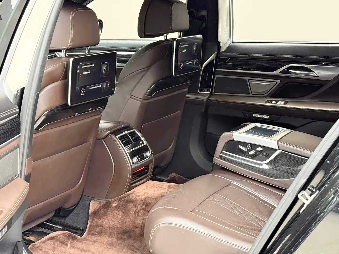 BMW 7 Series 2018 740Li Leading Type M Sport Package фото 6