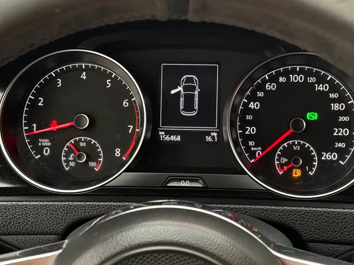 Volkswagen Golf 2017 280TSI Auto R-Line Millionth Anniversary Edition фото 9