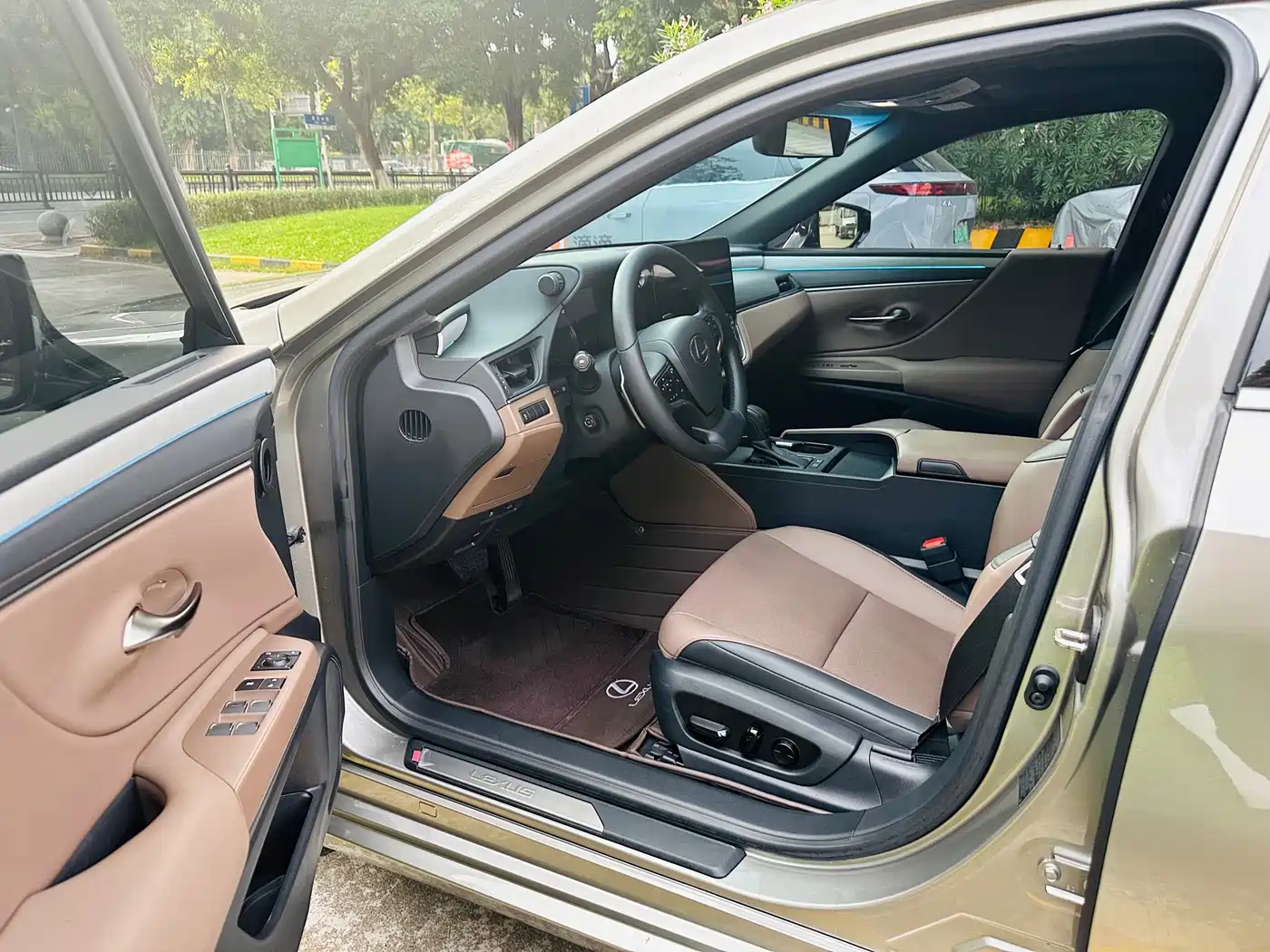 Lexus ES 2025 2025 300h Ultimate Edition